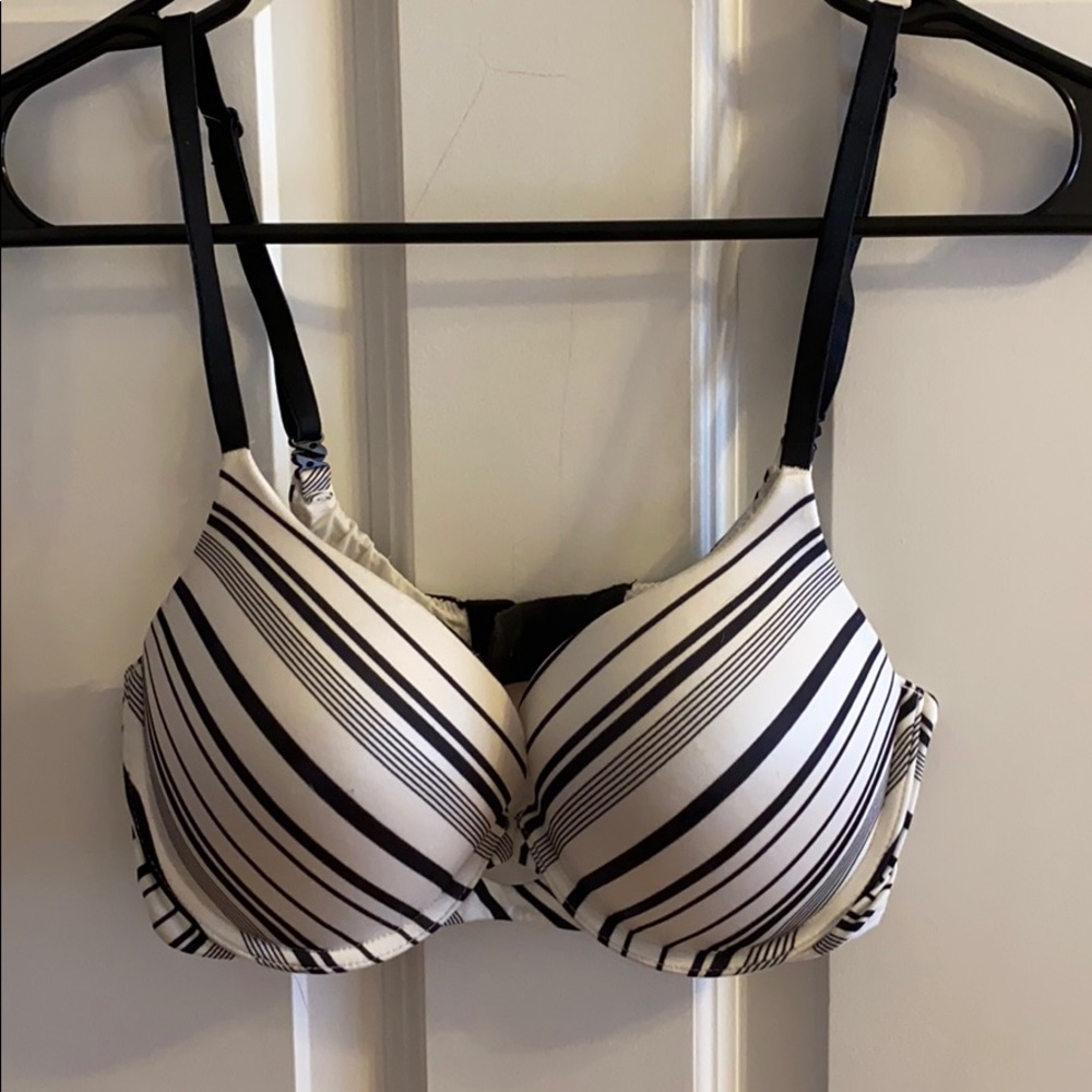 🌼🌼 SOLD 🌼🌼